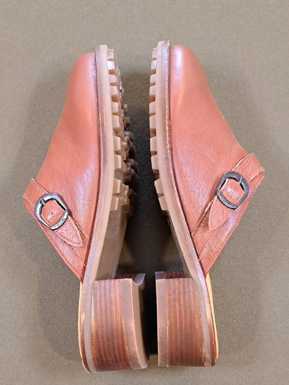 Crown Vintage Vivo Clog - Color: British Tan - Size: 11 - Picture 7 of 10